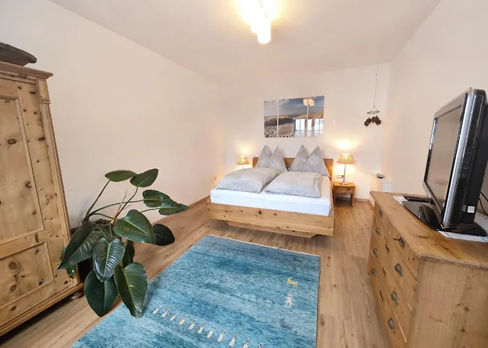 Lovely House With Mountain View & Big Garden In Bad Aussee